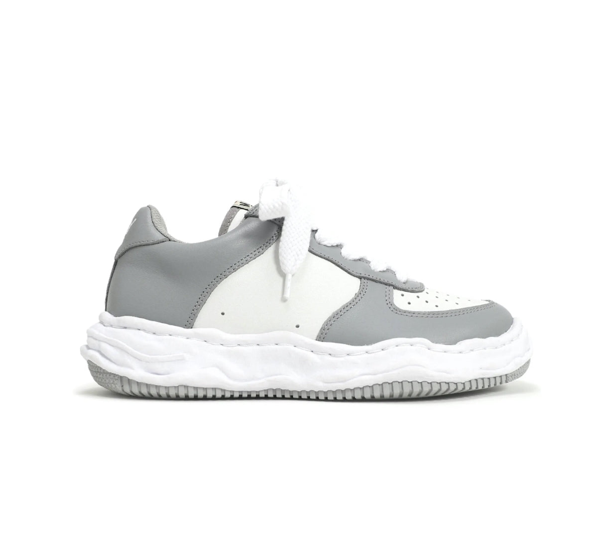 (A08FW706)MAISON MIHARA YASUHIRO "WAYNE" OG SOLE LEATHER LOW TOP SNEAKER GREY/WHITE