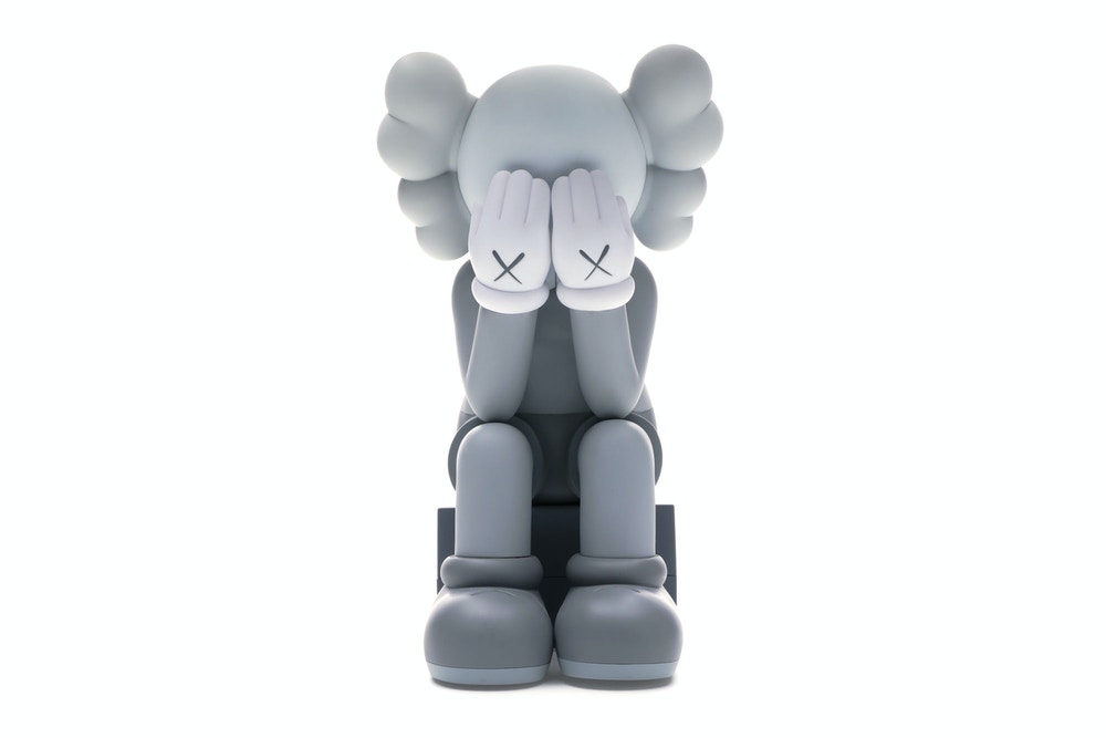 KAWS PASSING THROUGH OPEN EDITION FIGURE - CONCEPTSTOREHK