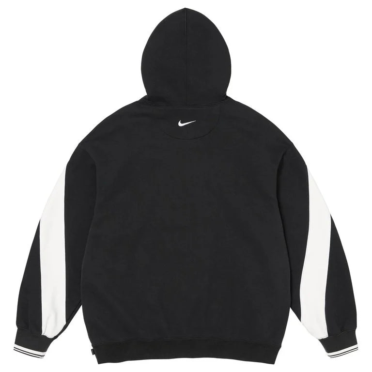 SUPREME WEEK 6 SUPREME®/NIKE®
HOODED SWEATSHIRT