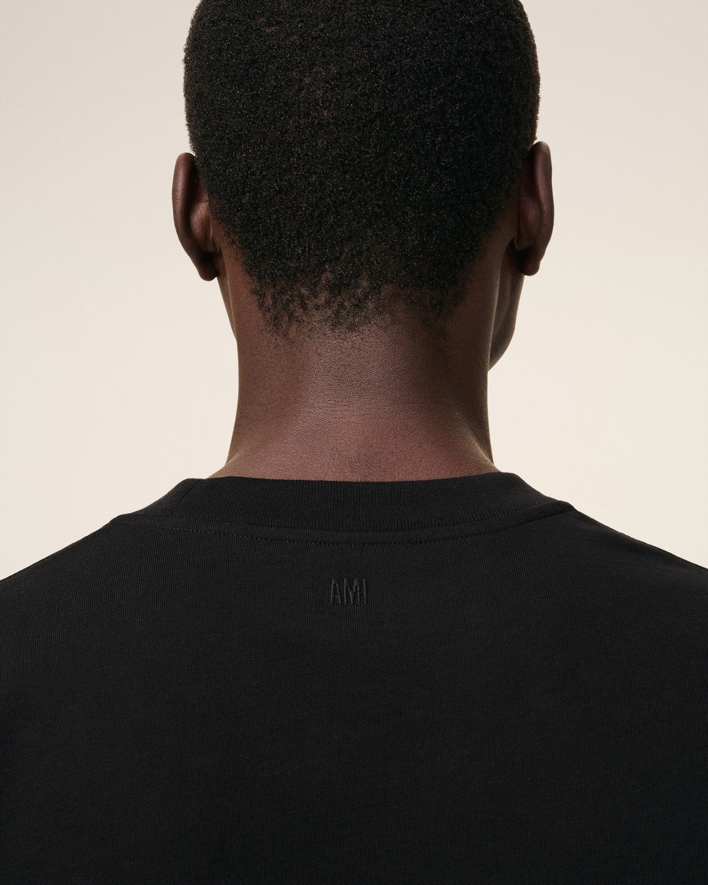 AMI PARIS BLACK COTTON AMI DE COEUR T-SHIRT (UTS352.726)