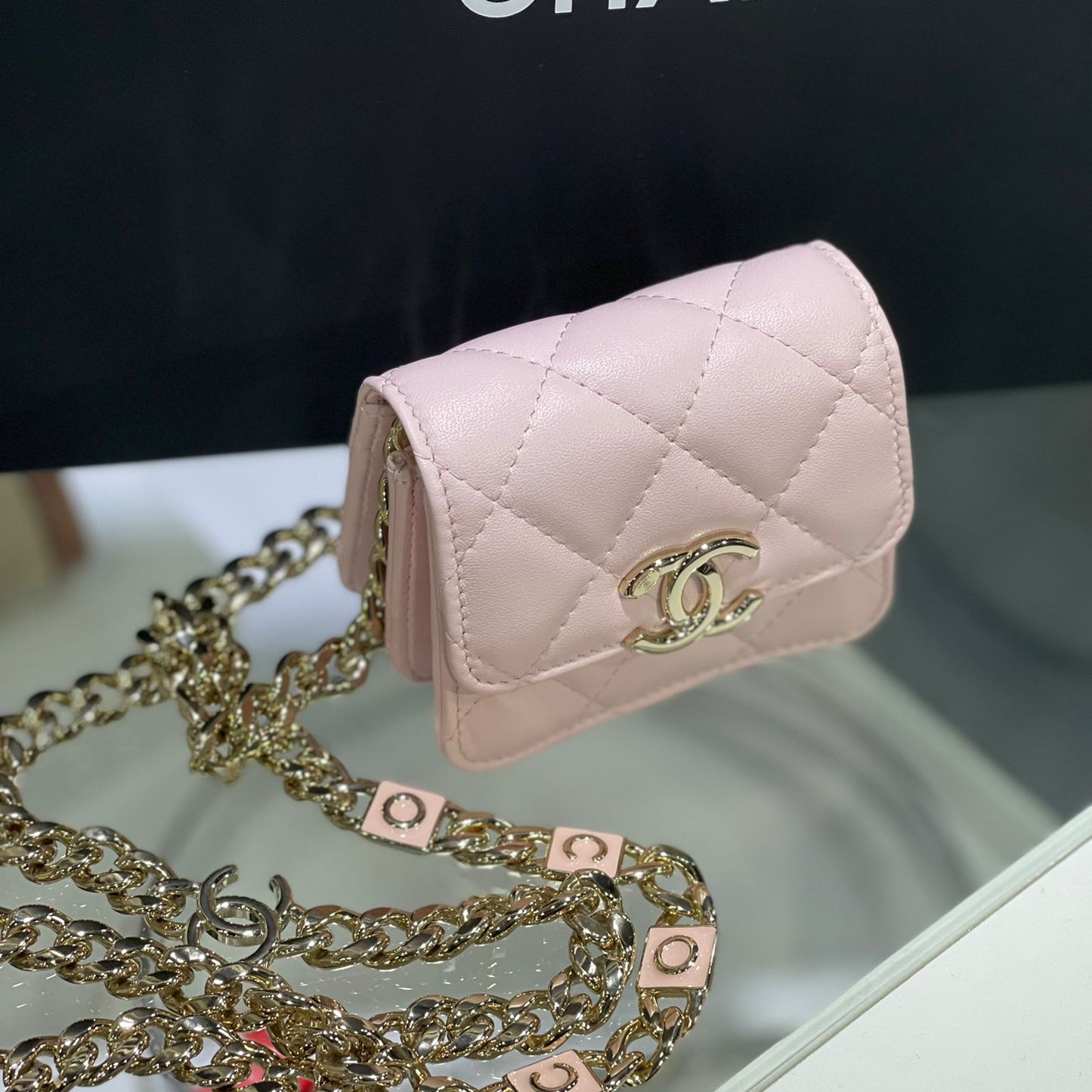 CHANEL CHAIN SHOULDER BAG PINK