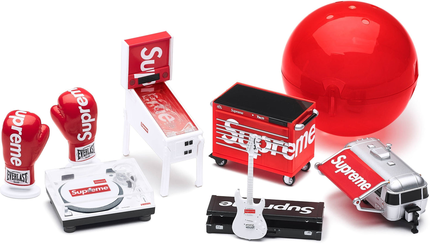 SUPREME 25FW BANDAI® GASHAPON MACHINE