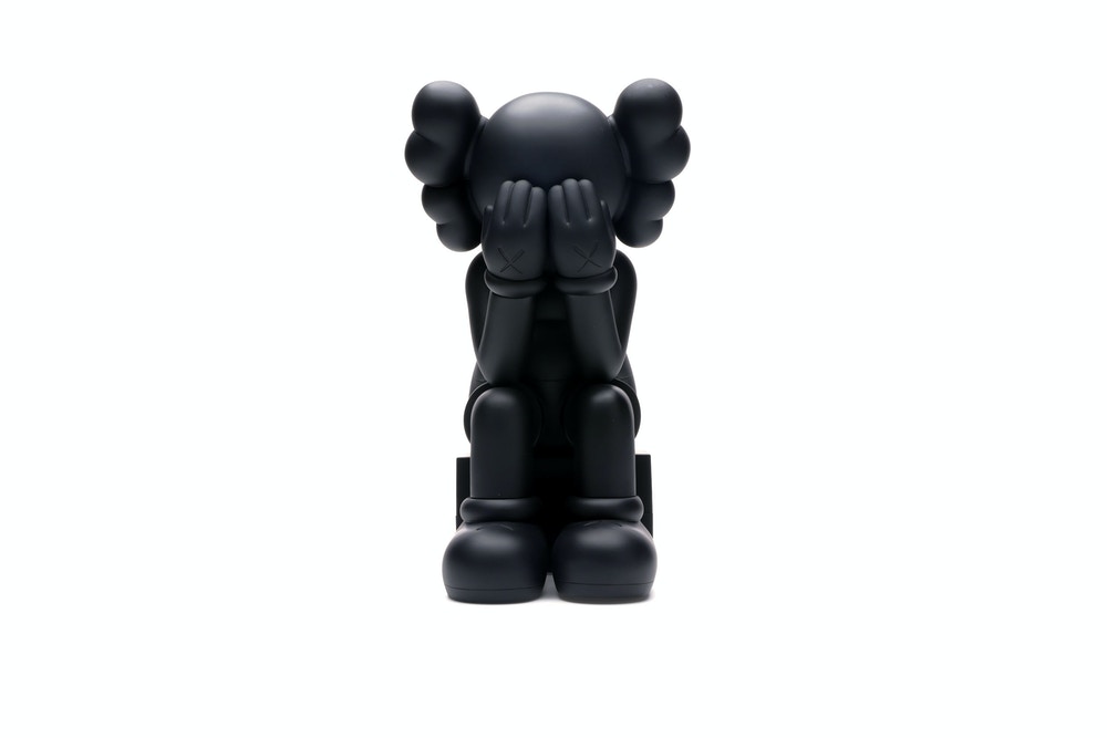 KAWS PASSING THROUGH OPEN EDITION FIGURE - CONCEPTSTOREHK